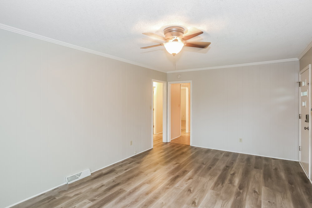 Building Photo - 125 Pinevale Dr