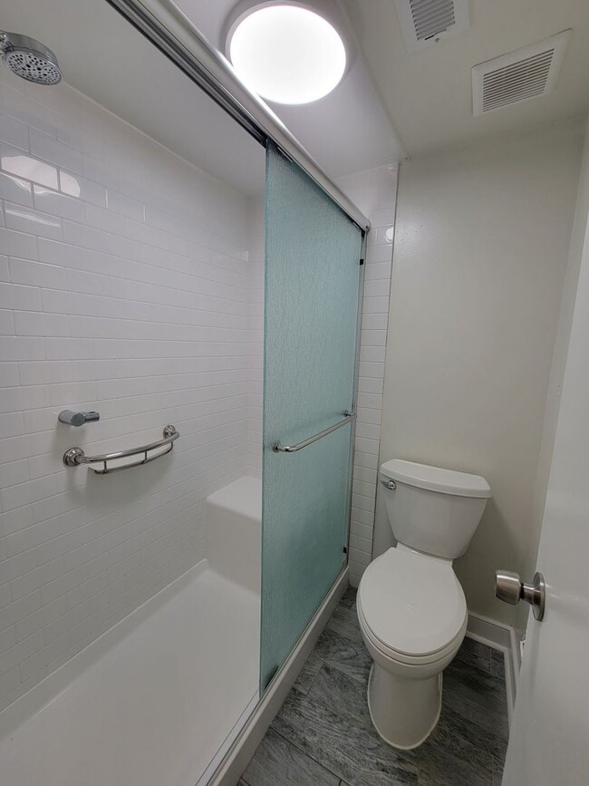 Building Photo - Remodeled 3 Bedroom 2 Bath Condo in Bon Air