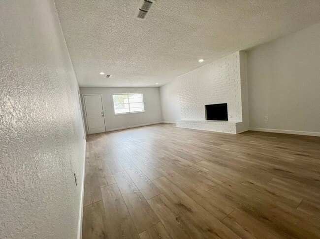 Building Photo - 2501 Haynes Ave