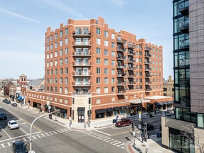 Building Photo - 515 Main St