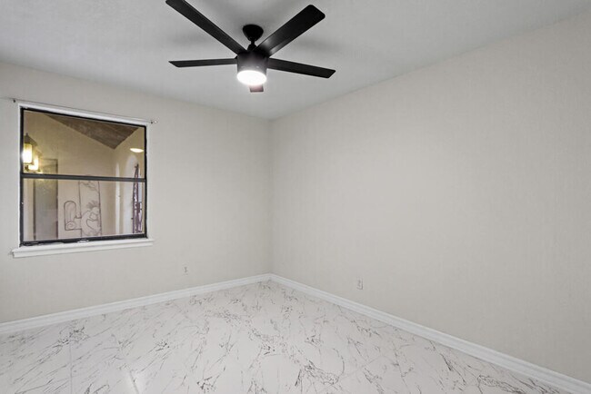 Building Photo - 8500 Mountain View Dr