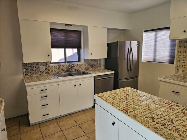 Building Photo - 811 #1 Don Diego Unit 1