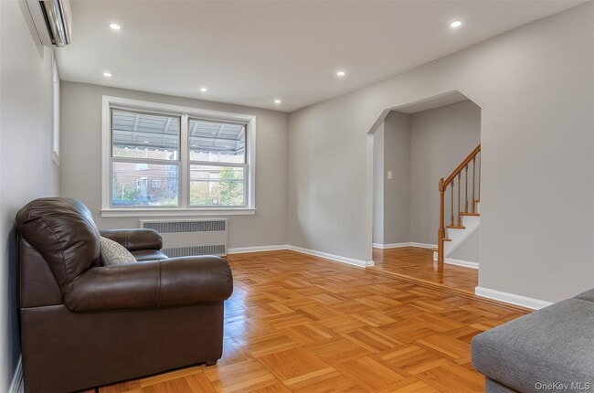 Building Photo - 1059 Burke Ave