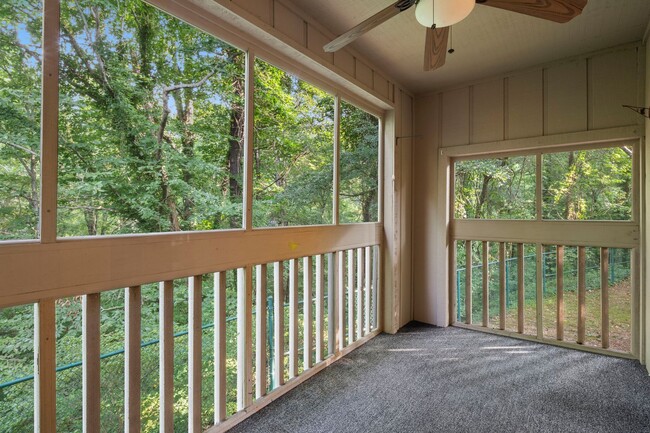 Building Photo - East Asheville Condo in The Cloisters