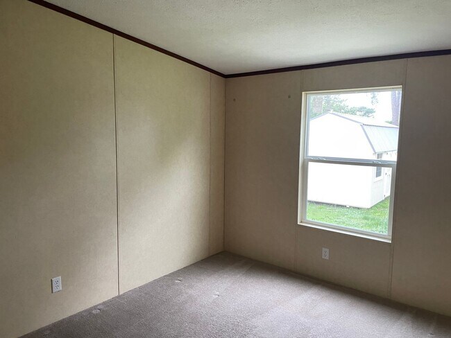 Building Photo - 3 Bedroom 2 Bathroom-Manufactured Home In Shallotte NC