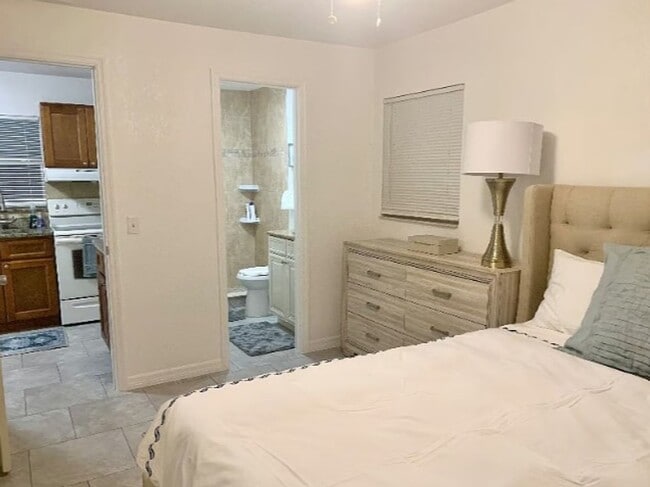 Building Photo - 2874 38th Ave N