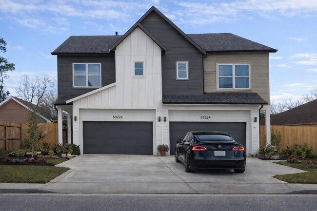 Building Photo - 5922 Cebra St