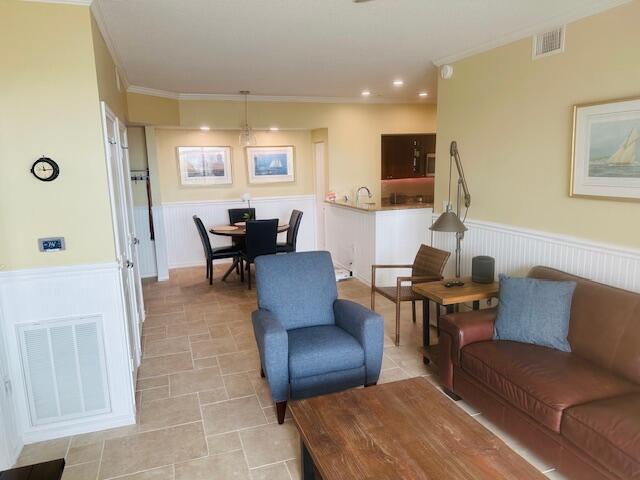 Building Photo - 975 NW Flagler Ave