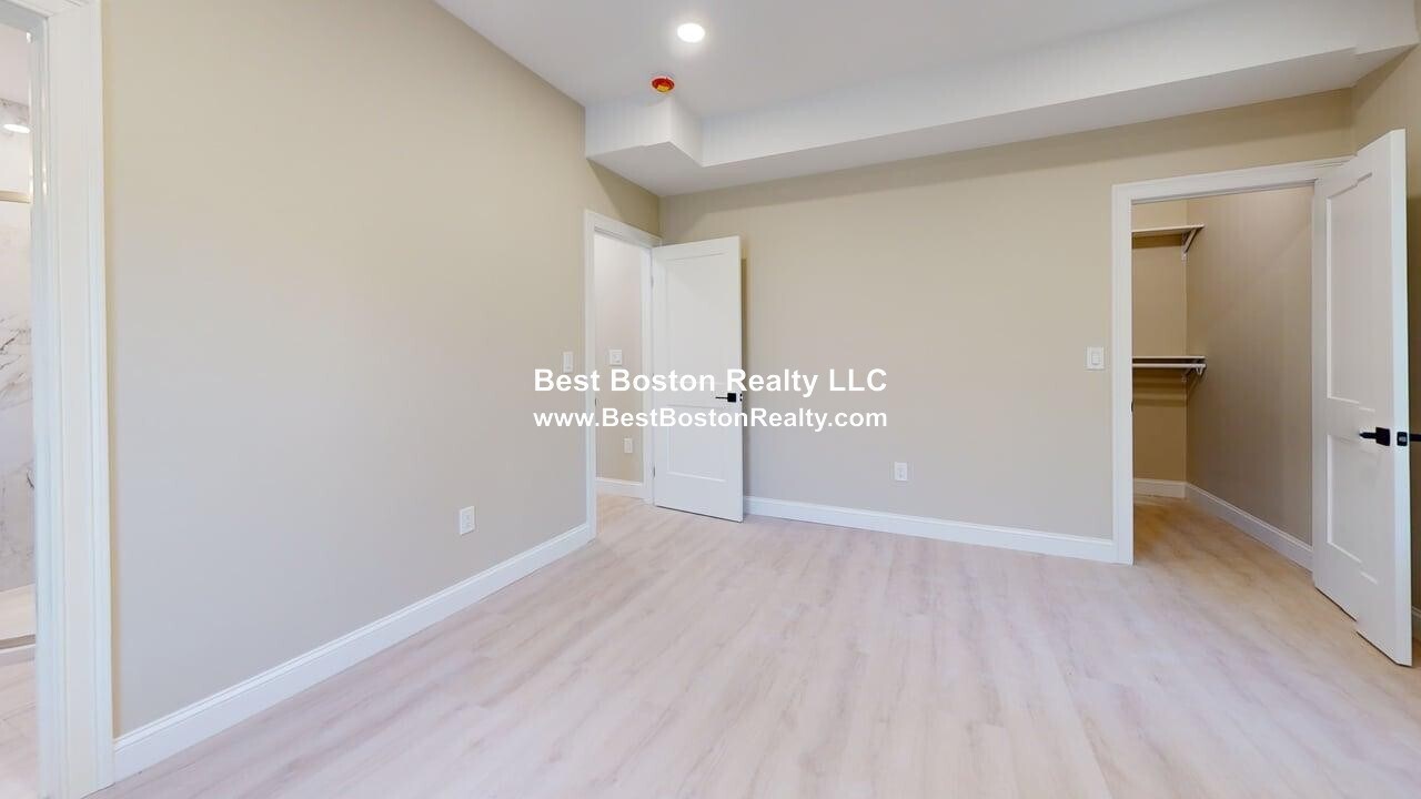 Building Photo - 231 Highland Ave
