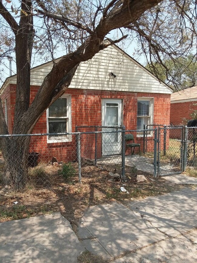 Building Photo - 3010 Line Ave
