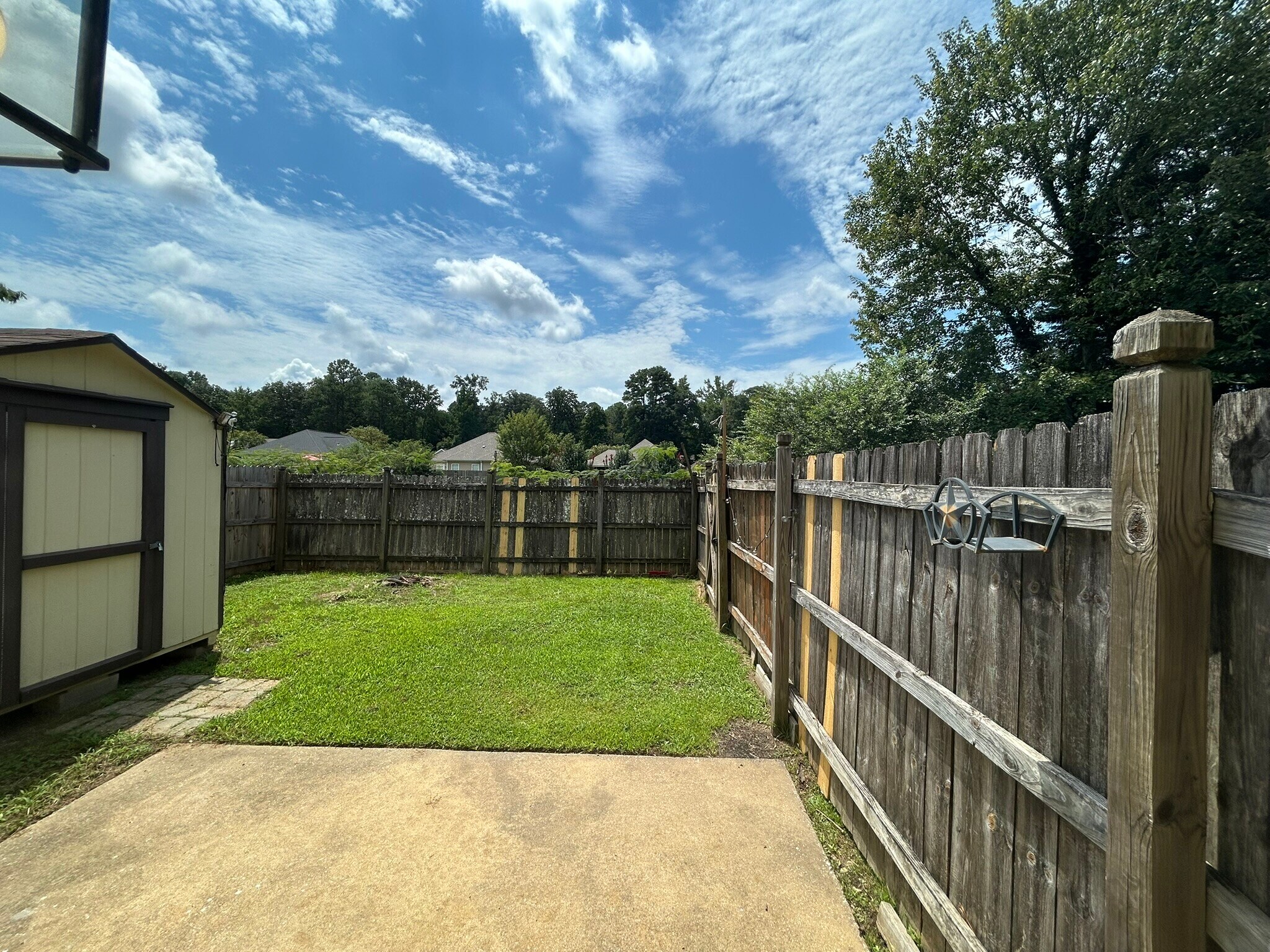 Building Photo - 2070 Rossburg Pl