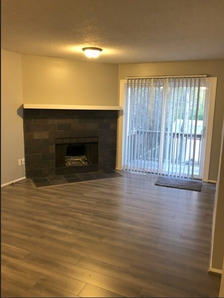 Building Photo - 6654 162nd Ct