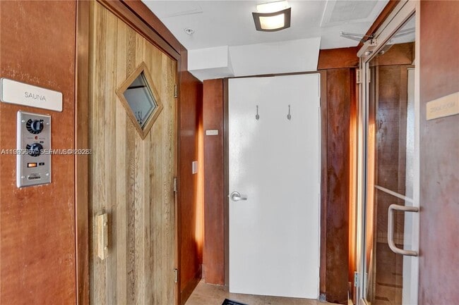 Building Photo - 31 SE 5th St