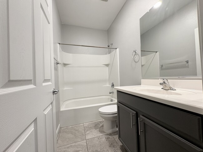 Building Photo - 9383 W Desert Bighorn Trail