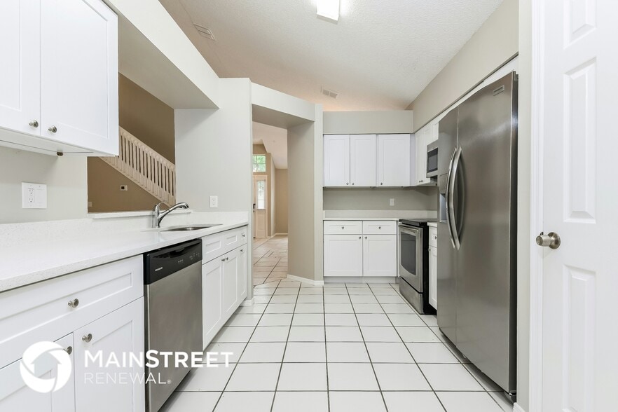 Building Photo - 2600 Chatham Cir