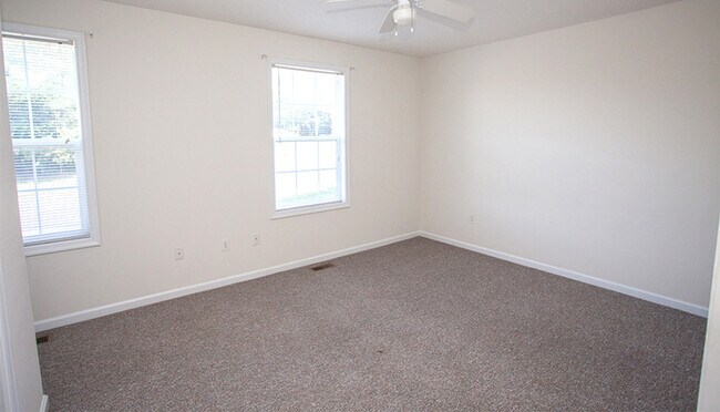 Building Photo - 1324 Devon Ln