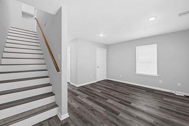 Building Photo - 513 Avenue I
