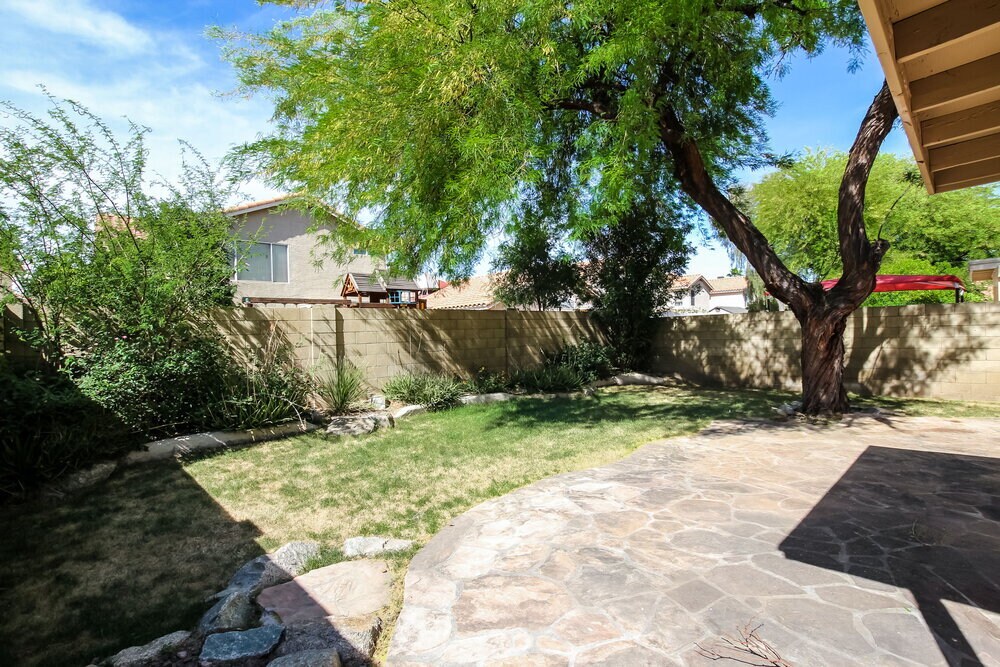 Building Photo - 1226 E Helena Dr