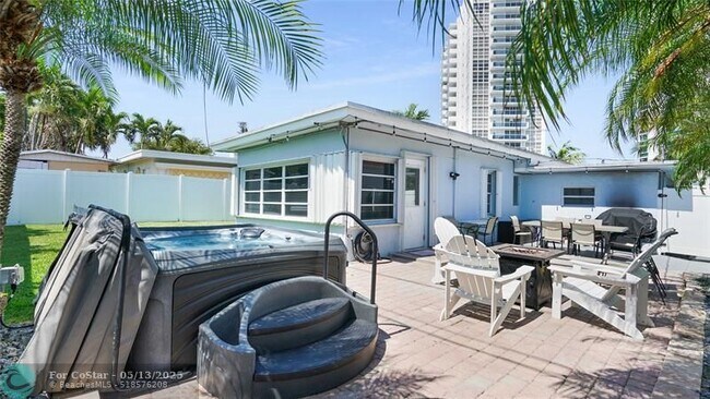 Building Photo - 2716 N Ocean Blvd