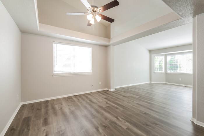 Building Photo - 13939 Harrison Dr