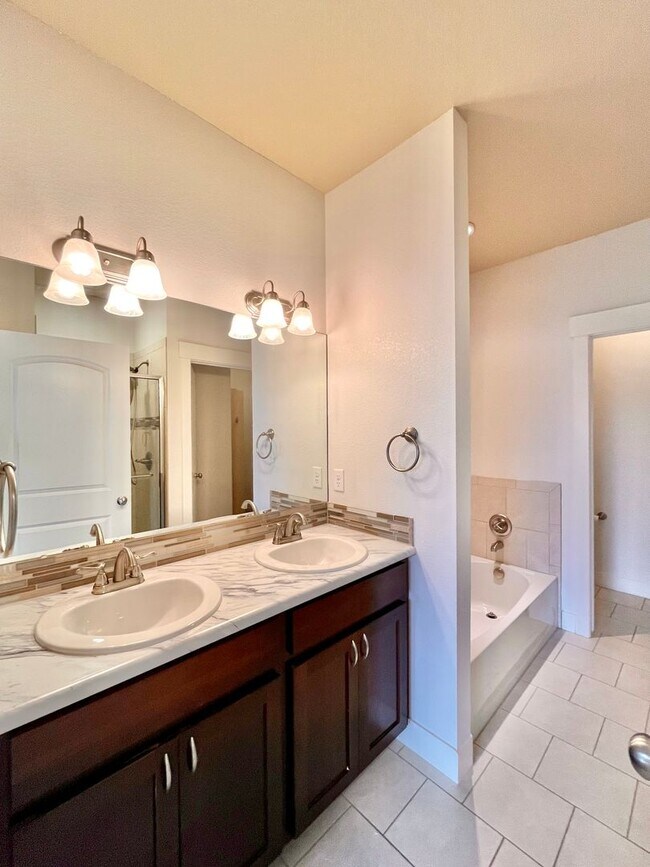 Building Photo - 3 Bedroom / 2.5 Bath Condo with 1 car attached garage in Fossil Lake Subdivision in Fort Collins, CO