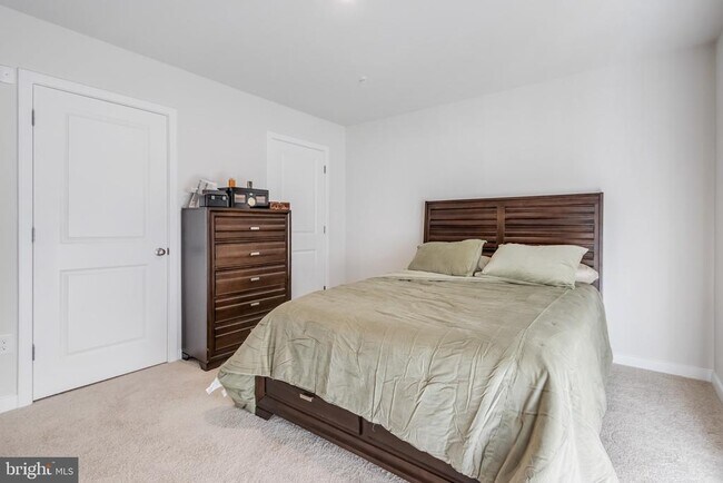 Building Photo - 345 Soft Rush Ln