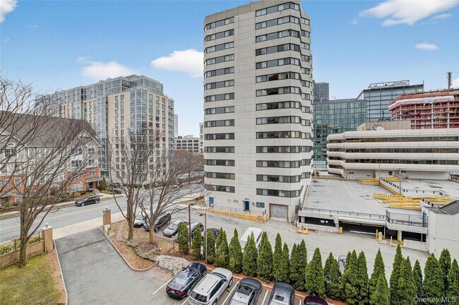 Building Photo - 25 Rockledge Ave