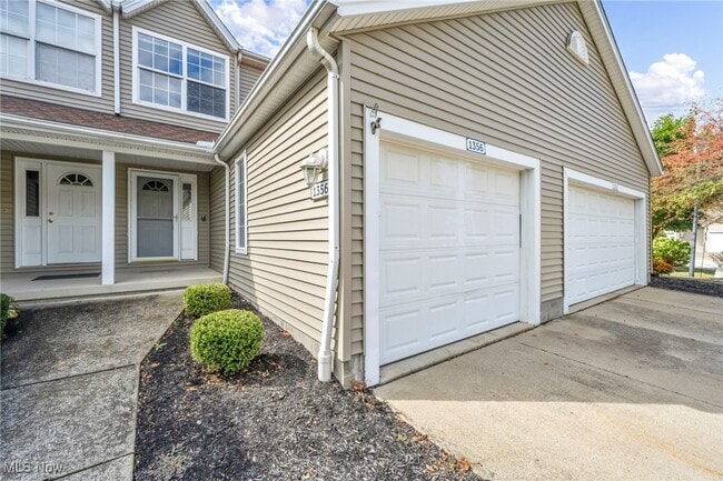 Primary Photo - 1356 Meadow Run