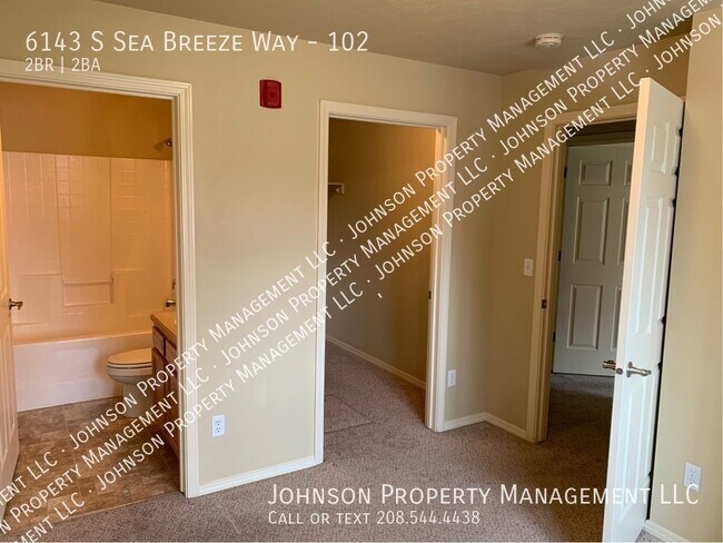 Building Photo - 6143 S Sea Breeze Way