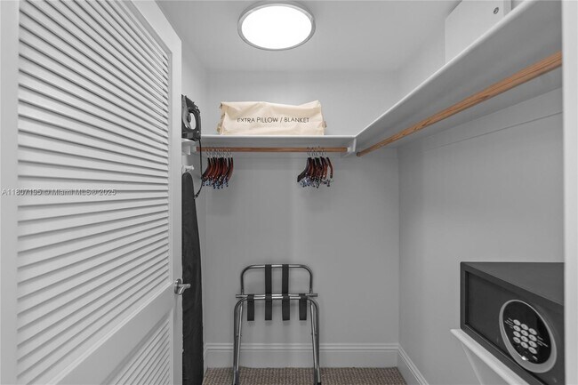 Building Photo - 4401 Collins Ave