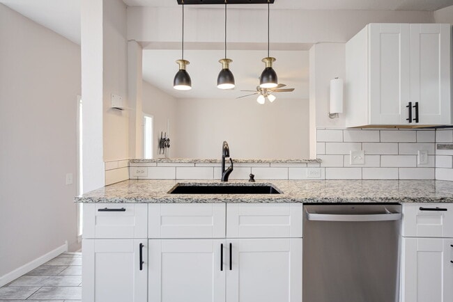 Building Photo - 608 E Eufaula St