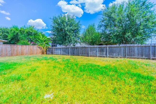 Building Photo - 2227 Laurel River Bend