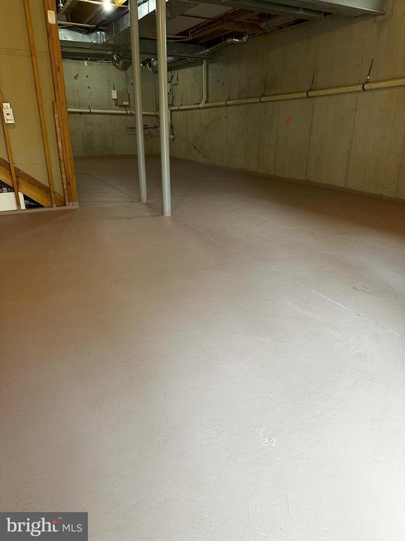 Building Photo - 147 Fringetree Dr