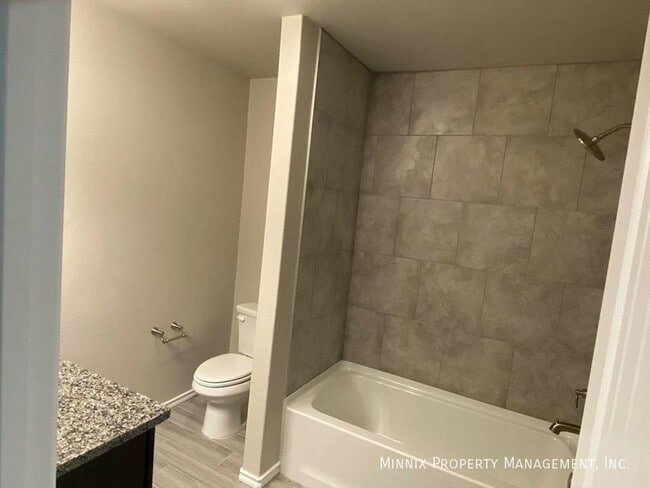 Building Photo - 1217 E 89th St