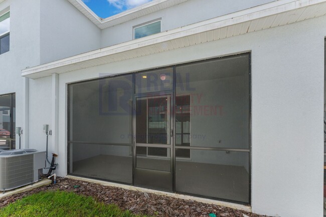 Building Photo - 2851 Banks Pointe Dr