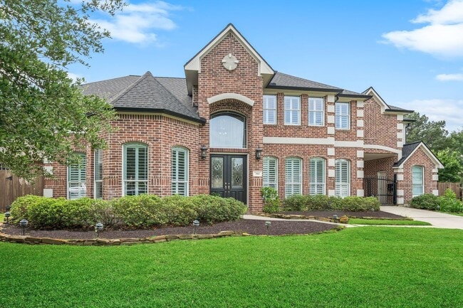 Building Photo - 390 Wedgewood Dr W