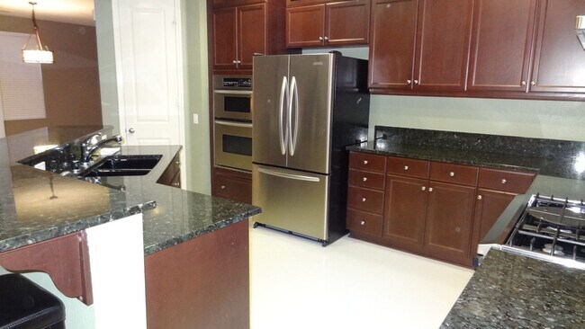 Building Photo - Beautiful 3 Bedroom / 2.5 Bathroom Perris Home with a Dream Kitchen