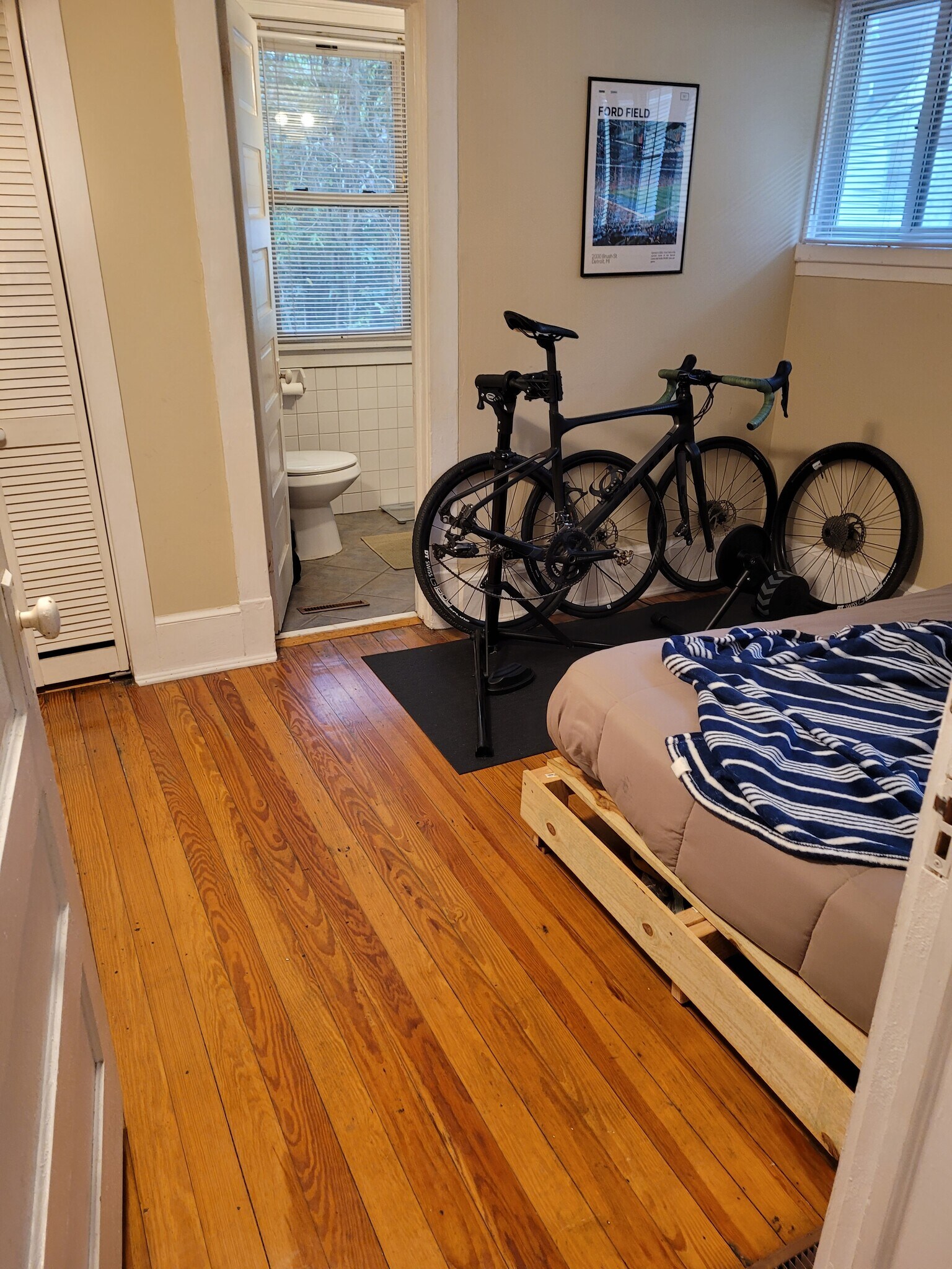 Building Photo - 965 Myrtle St NE