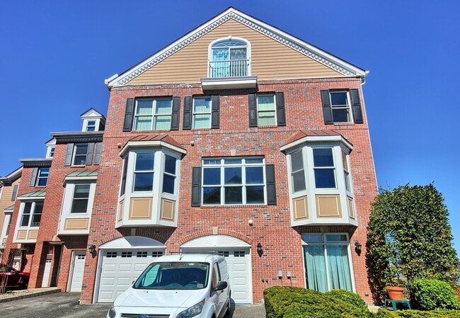 Building Photo - 470 Buffalo Ct