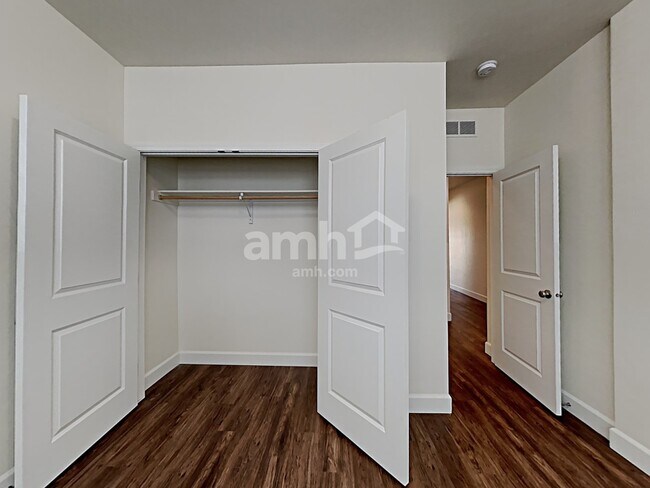 Building Photo - 3648 S Natural Way