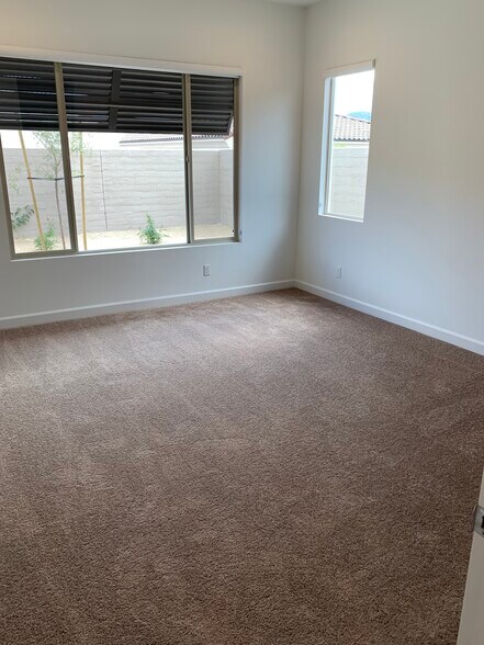 Master bedroom, pass the kitchen to the right…. - 61 Bordeaux