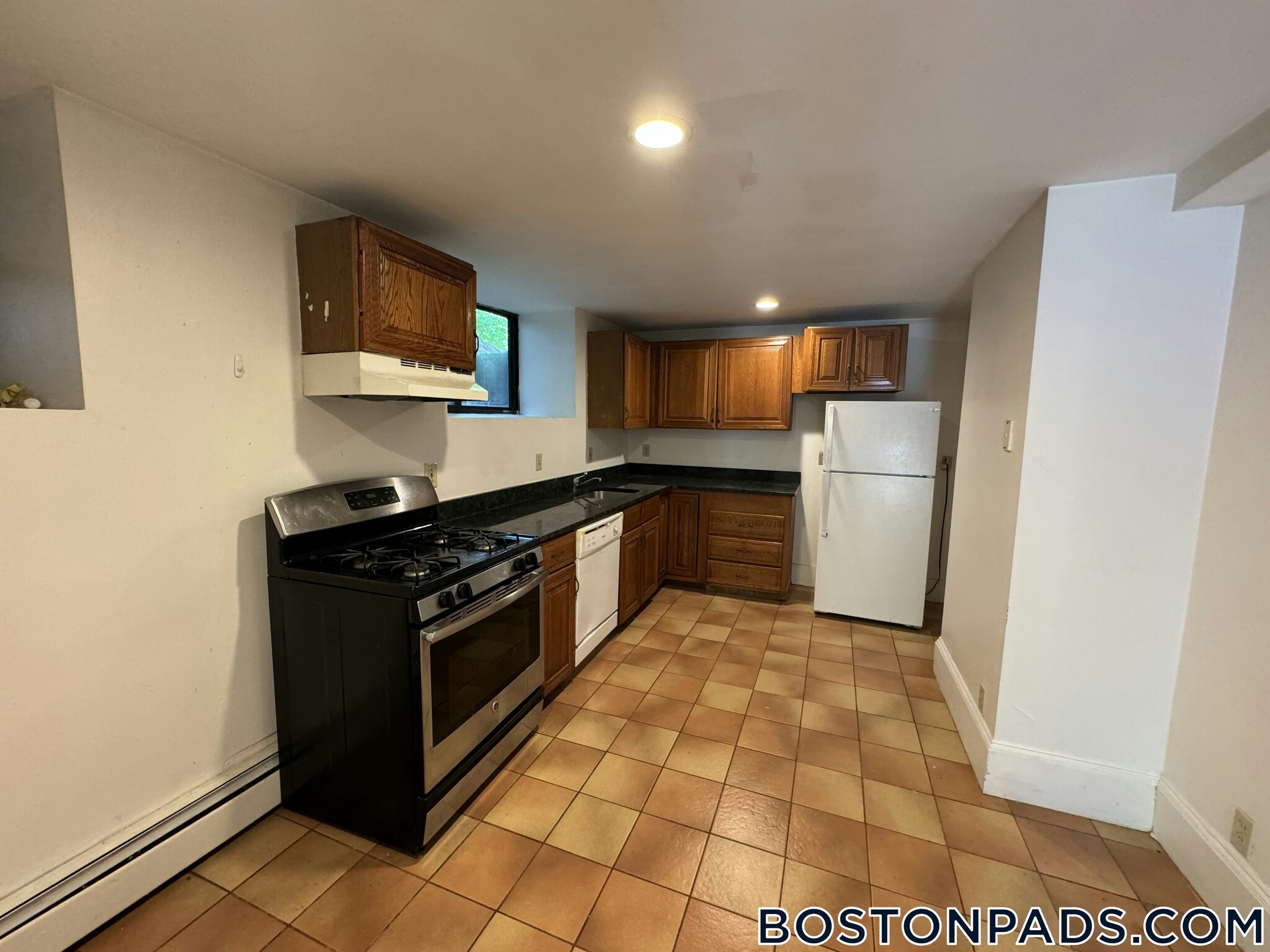 Building Photo - 132 Chiswick Rd