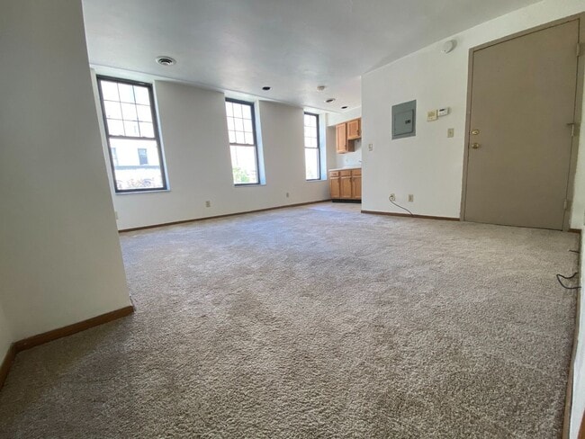 Building Photo - Spacious 1BR on Fifth Ave!! Ideal Oakland ...