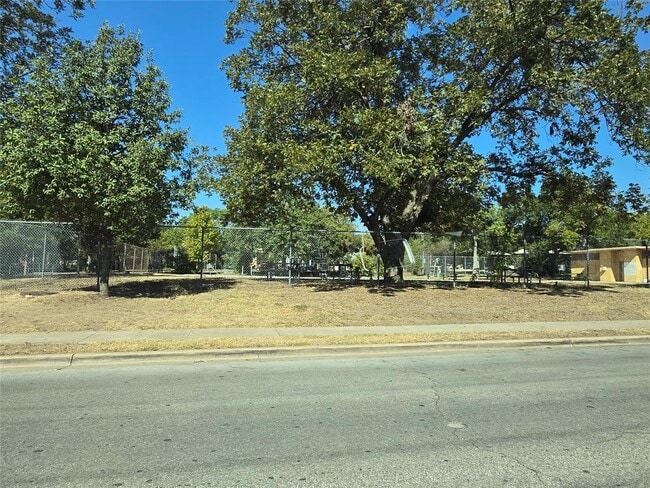 Building Photo - 4213 Ramsey Ave