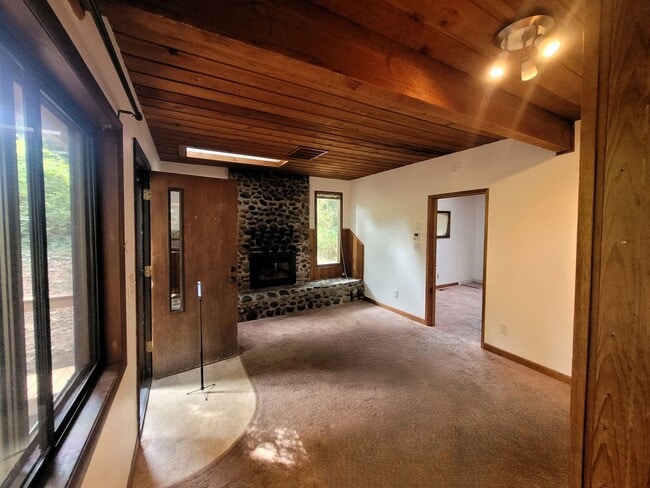 Building Photo - Cabin Style Home, 2 Bedroom - Bellingham, Toledo St