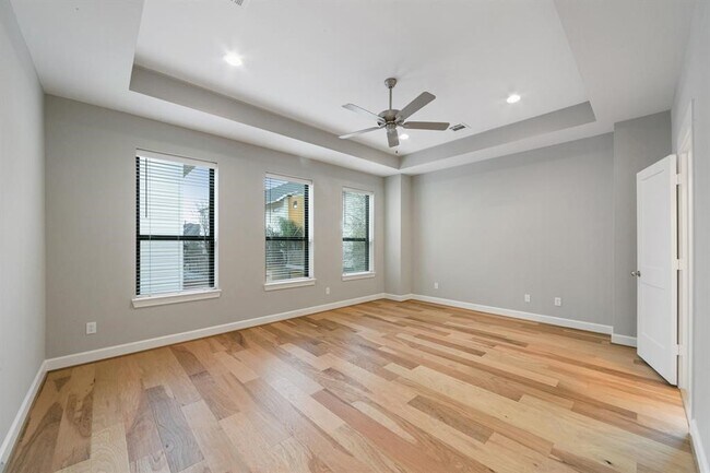 Building Photo - 1119 E 27th St