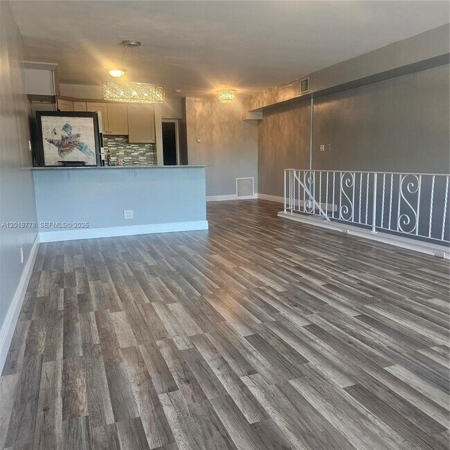 Building Photo - 3116 E Sunrise Blvd