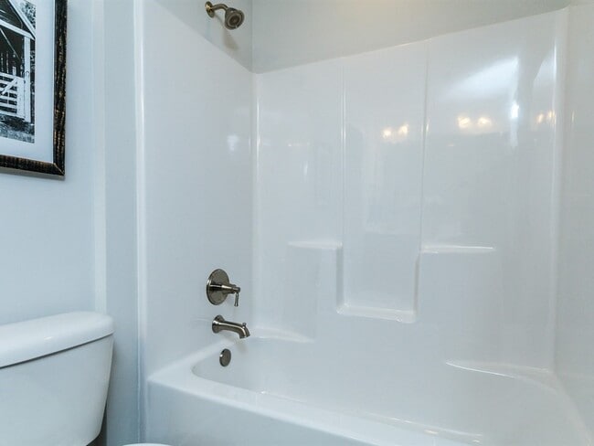 Building Photo - 1313 Achonechy Trl