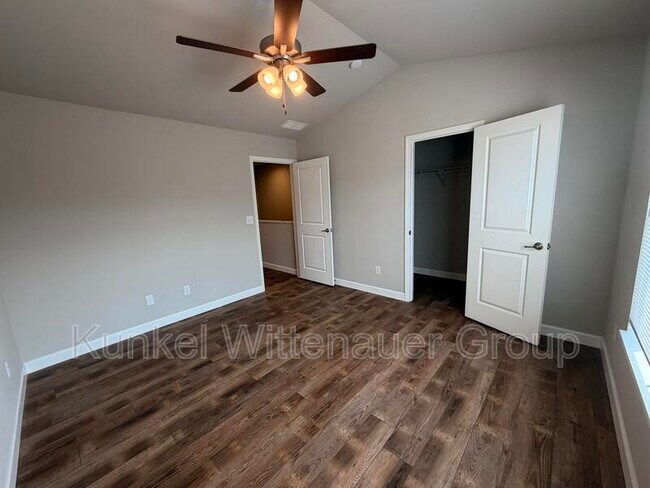 Building Photo - 8401-E ALLIED WAY