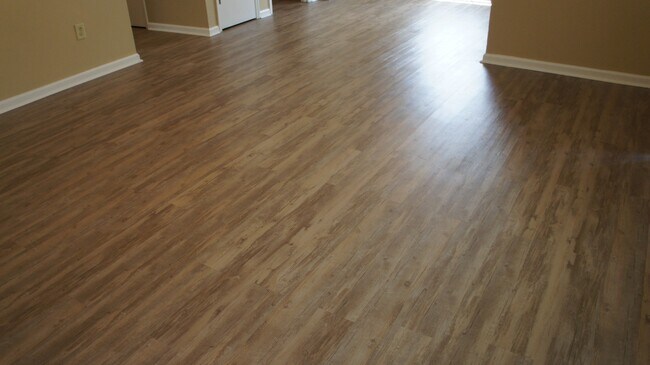 Building Photo - A Great Starter Home for rent Just For YOU!